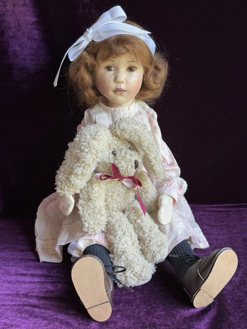 Collectible OOAK (?) Signed by Artist Linda Murray Shellcloth Cloth Girl Doll (1 of 4)