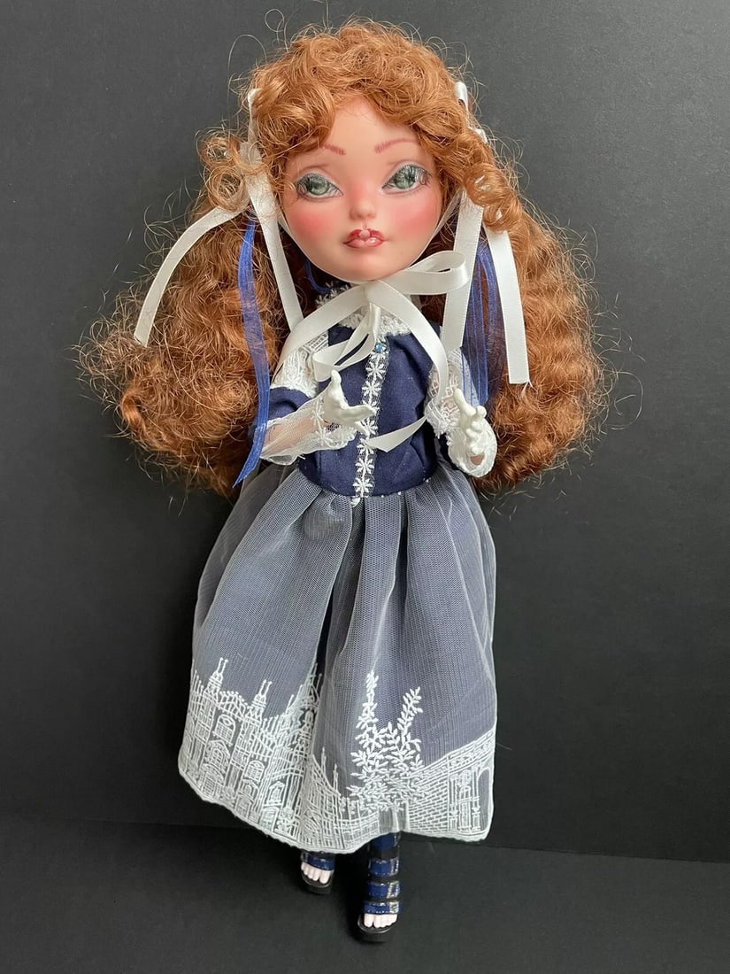 OOAK Artist Repaint 18" Mattel Ever After High Doll: Absolutely gorgeous work on this one-of-a-kind doll. The doll is totally repainted and restyled. We didn’t find a clue on who is the artist, but the doll possibly has some marking by the maker. She