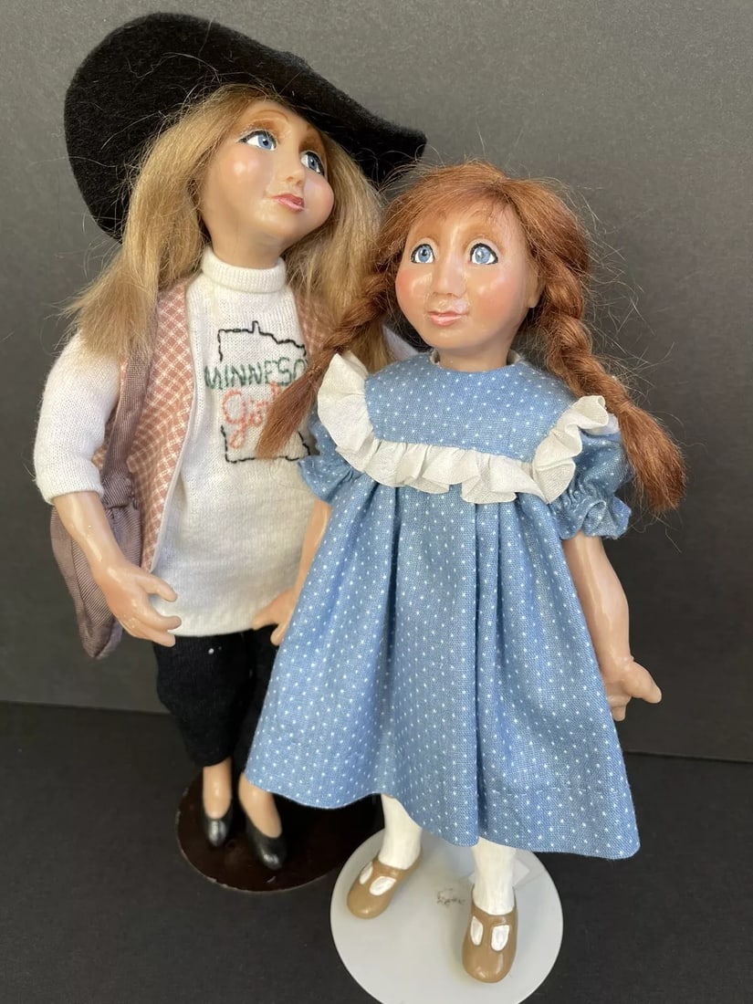 Vintage OOAK (?) Artist Made Klay (?) Dolls Mother and Daughter Set: Darling scene of mother and daughter made by talented artist, whose name unfortunately is not known. The dolls are both signed Richter and dated 1990. We don’t know anything about the artist but bas