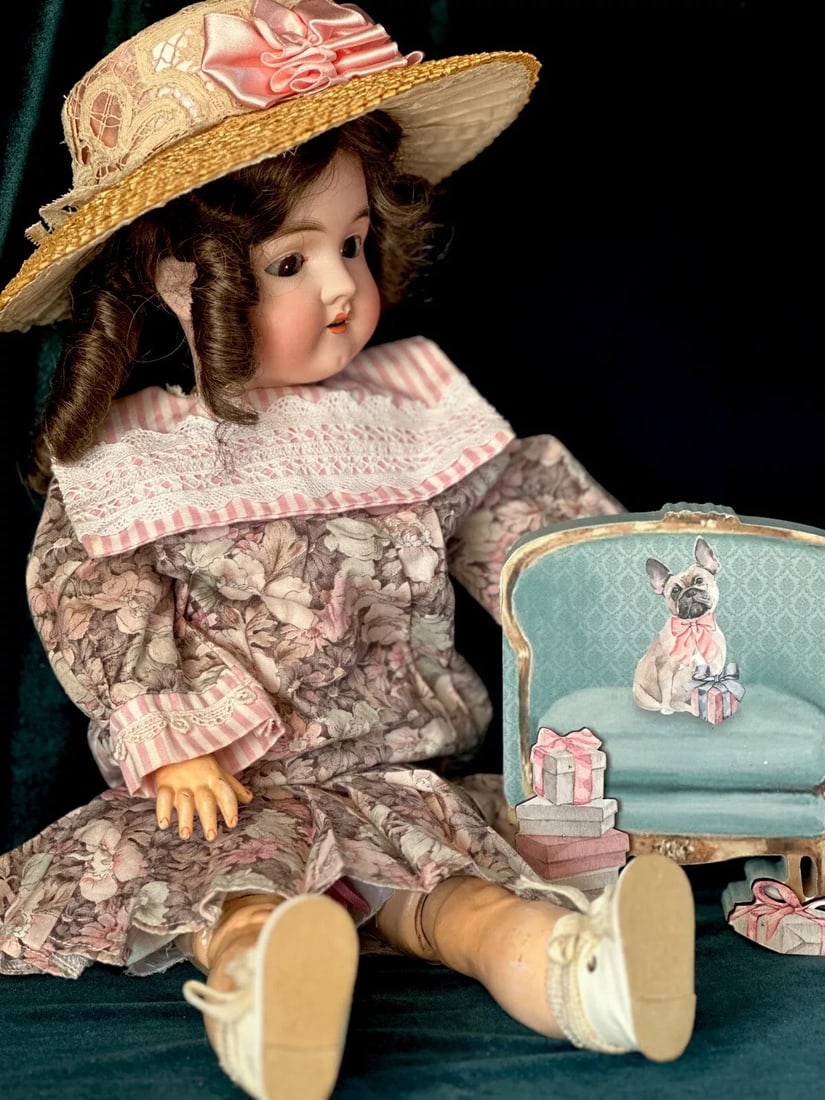 Antique German 18" Queen Louise Doll Bisque Head Composition Body: Cute Queen Louise doll ! She is about 18” tall. Bisque head and composition body. Bisque socket head, brown glass sleepy eyes. Paint from upper lids is partially gone - see photo. Painted lower