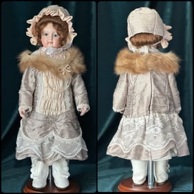 Vintage 1987 Reproduction of Antique French Huret Fashion 14" Doll