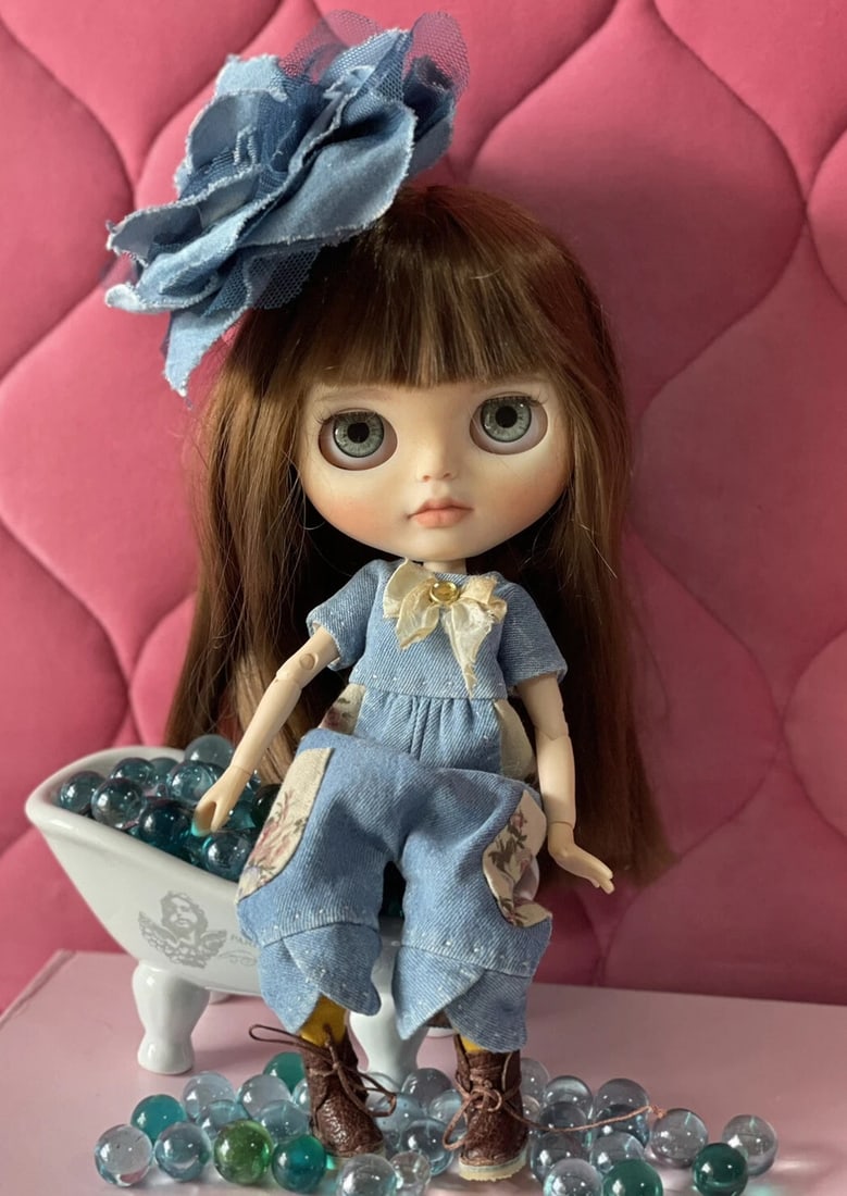 OOAK Custom Blythe 11" Artist BDJ Doll “Bubbles": Absolutely adorable custom Blythe Doll!!She is about 11”-12”tall; all hard plastic. Jointed extremities. Hand painted. Customised eyes; changing colors. Decorated pull cord. Beautiful wig;