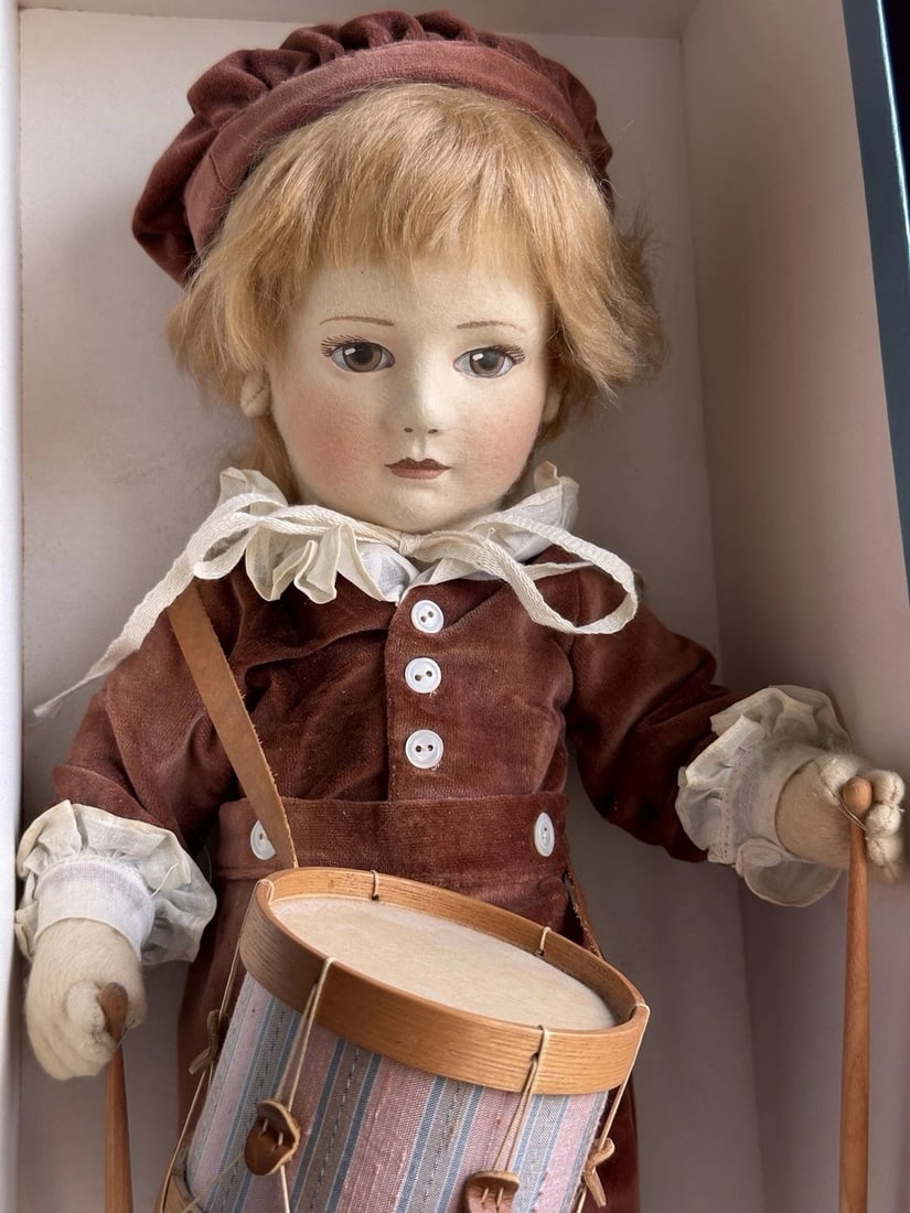Collectible 17?? John Wright Edward and his Rum-a-tum Drum Cloth Felt Doll LE 150: Wonderful old doll in great condition! Comes in original box. No certificate. The doll looks like was never displayed. The doll is clean and looks like new, however, there are some light yellowish sta