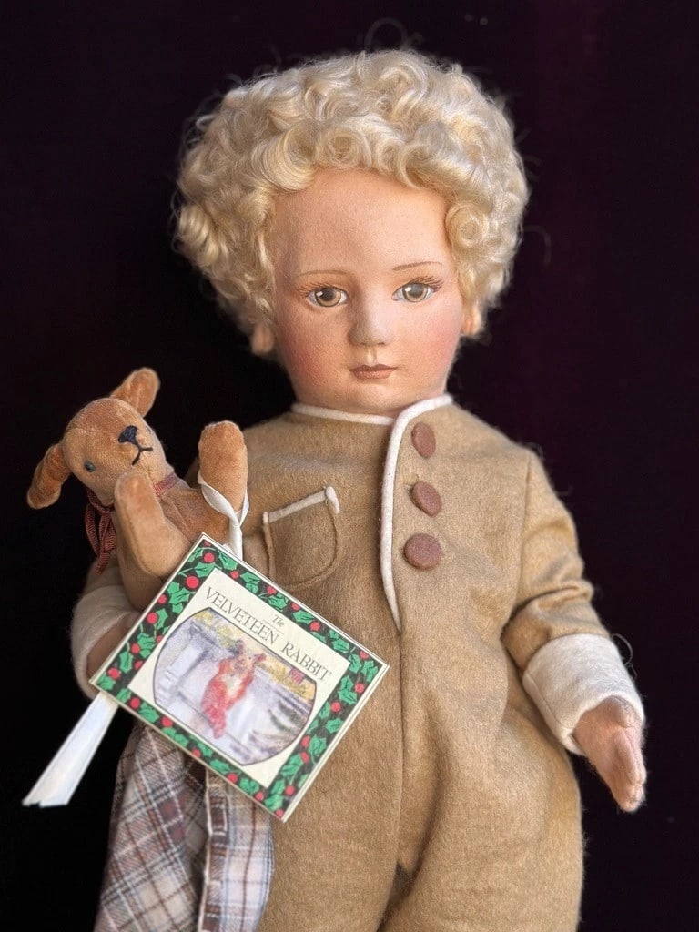 John Wright 17" Michael Babes in Toyland Series II Cloth Felt Doll LE 250 In Box: Beautiful all original boy doll in a very good condition and clean! Comes in original box. No certificate. The doll looks like was never displayed. Light wear to the box. Please refer to the pictures