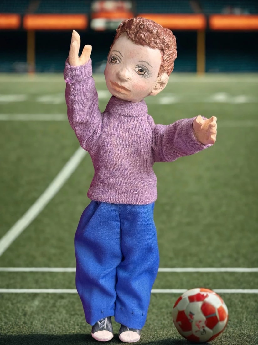 Collectible Handcarved Wooden Hitty's Friend Boy Doll By Artist Connie Hardt: This cute little guy is approximately 6.625" tall. He is handmade and is signed and dated by the artist on the back.The doll is in good condition. The only flaw is that his head is a little loose.Plea