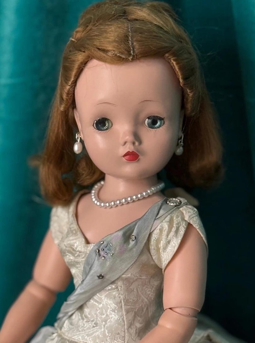 Vintage 1950's Madame Alexander 20" Cissy Doll Tagged Queen Elizabeth Dress (1 of 20)