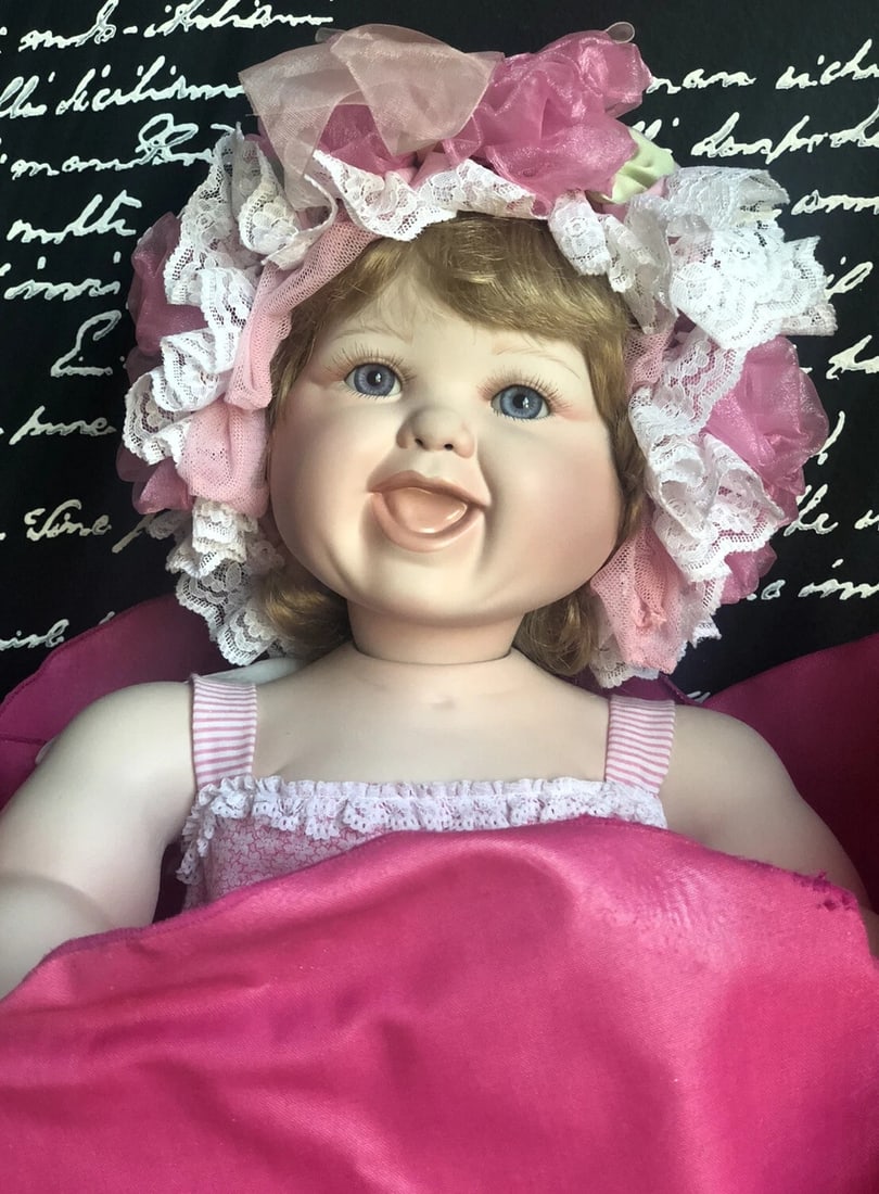 MIB Art Impressions Rosebud Angel by Valerie Tabor-Smith Porcelain Doll Box COA: Absolutely adorable Rosebud Angel porcelain doll by famous photographer Valerie Tabor-Smith!!!She has porcelain head, shoulder plate and extremities. The rest of her body is stuffed cloth. Numbered on