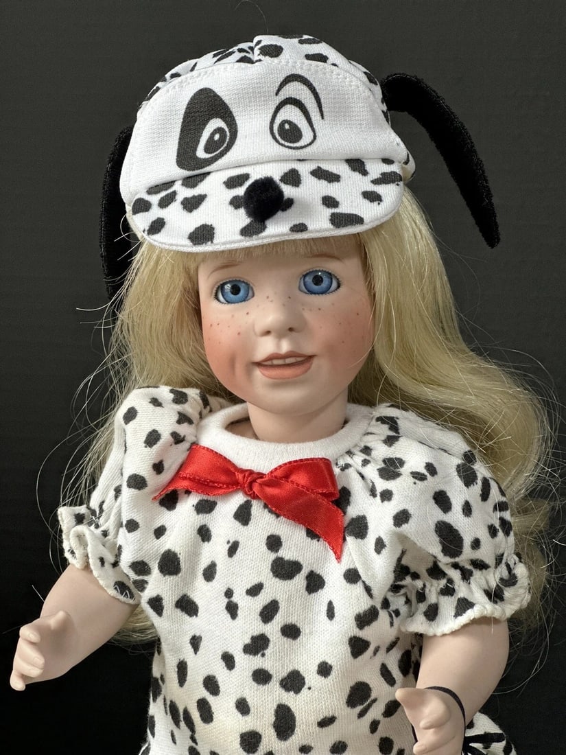 Rare Wendy Lawton "Kellyn" 14" Porcelain Doll Box/Tag/COA LE 50: Porcelain 13" doll by Wendy Lawton.She is all porcelain.Her name is Kellyn and she was created in 1993 for Disneyland Teddy Bear and Doll classic.Limited edition of 50 dolls only!!!Comes with tag, COA