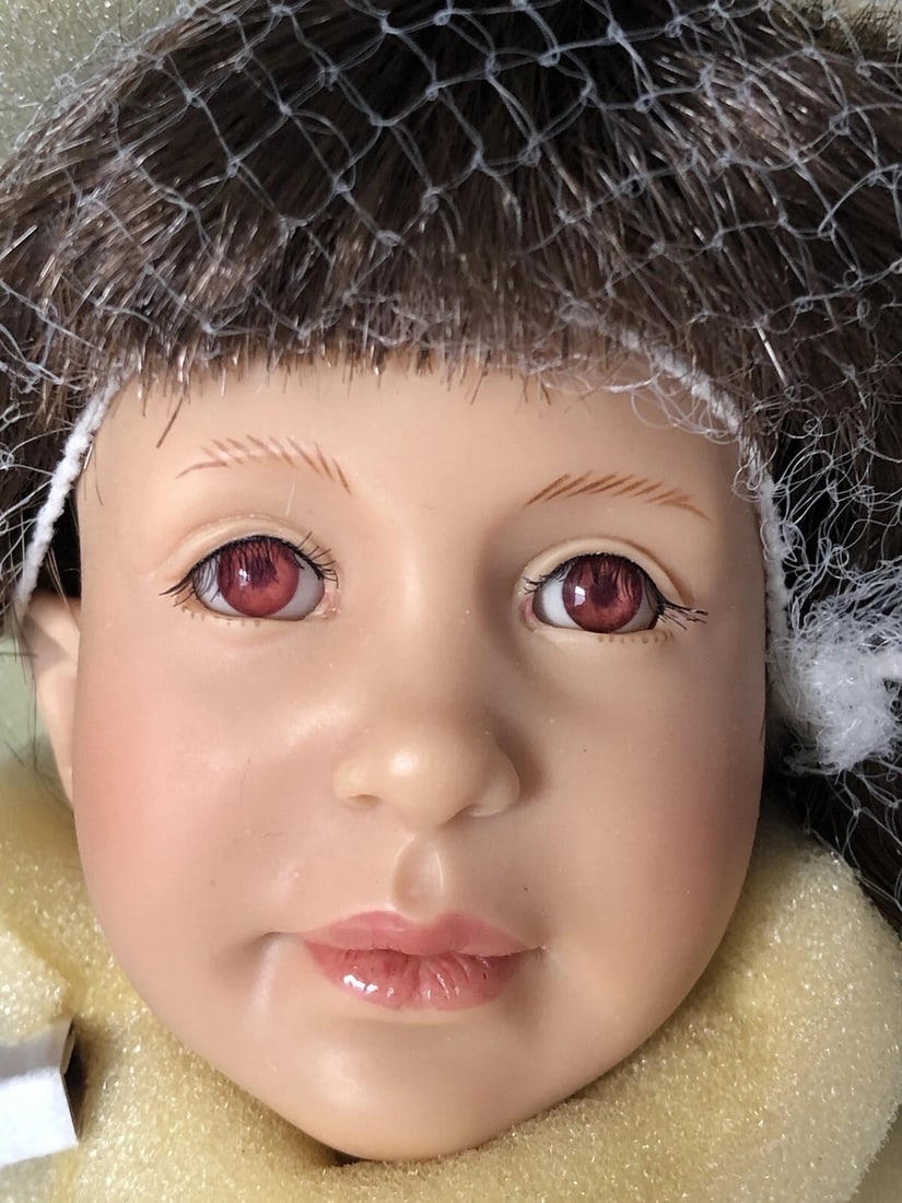 NIB Resin 17" Doll Purity by Diane Keeler Amber Moon Collection stand, tag, COA: Beautiful doll Purity was created by Diane Keeler and is a limited edition of 1000 dolls only. This doll is numbered 281/1000. She is about 17" tall; made of resin(?) or plastic. Cloth body. Her face