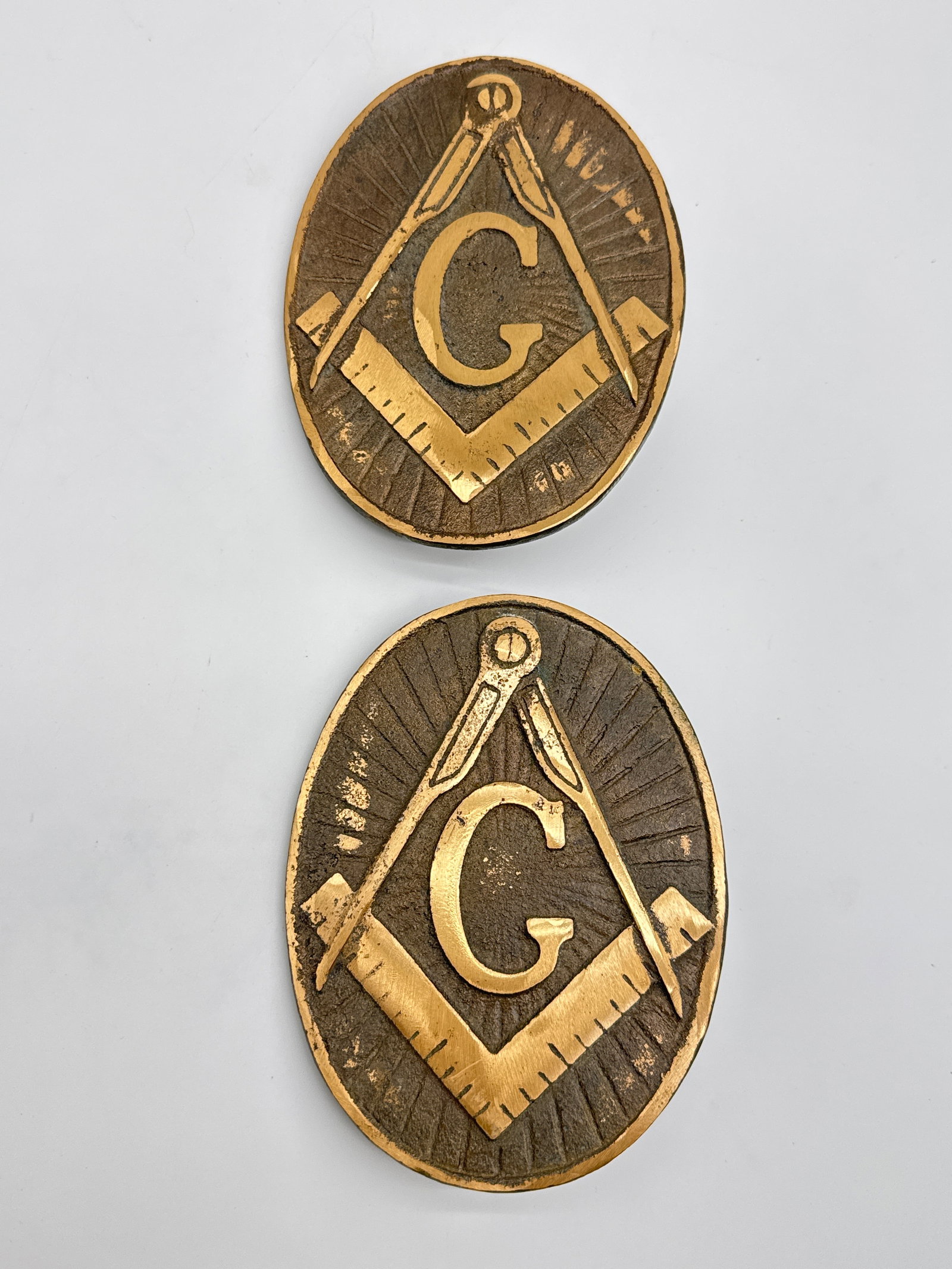 Pair of Vintage Cast Brass Freemason Emblems (113 white) (1 of 4)
