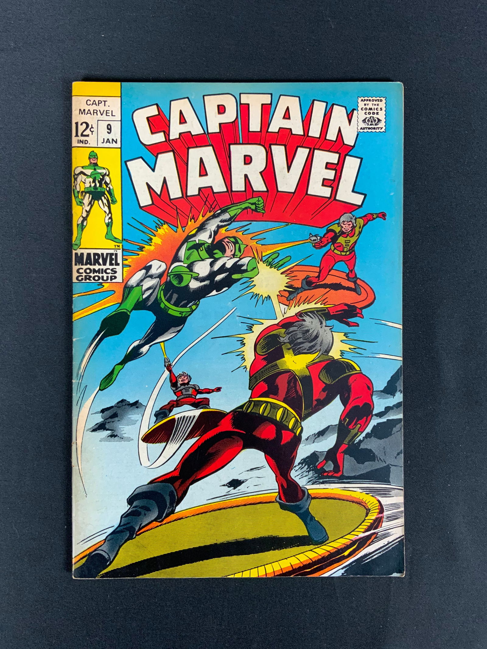 Captain Marvel #9 1969 (1 of 2)