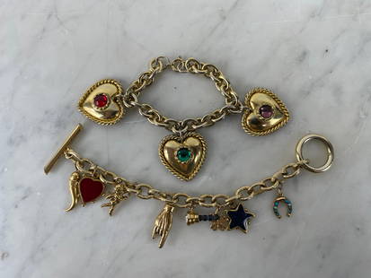 Set of two fancy bracelets with pendants – Gold-plated metal Set consisting of: – A gold: Set of two fancy bracelets with pendants &#8211; Gold-plated metal Set consisting of: &#8211; A gold-plated chain bracelet decorated with three heart-shaped pendants, each set with a colored fancy sto