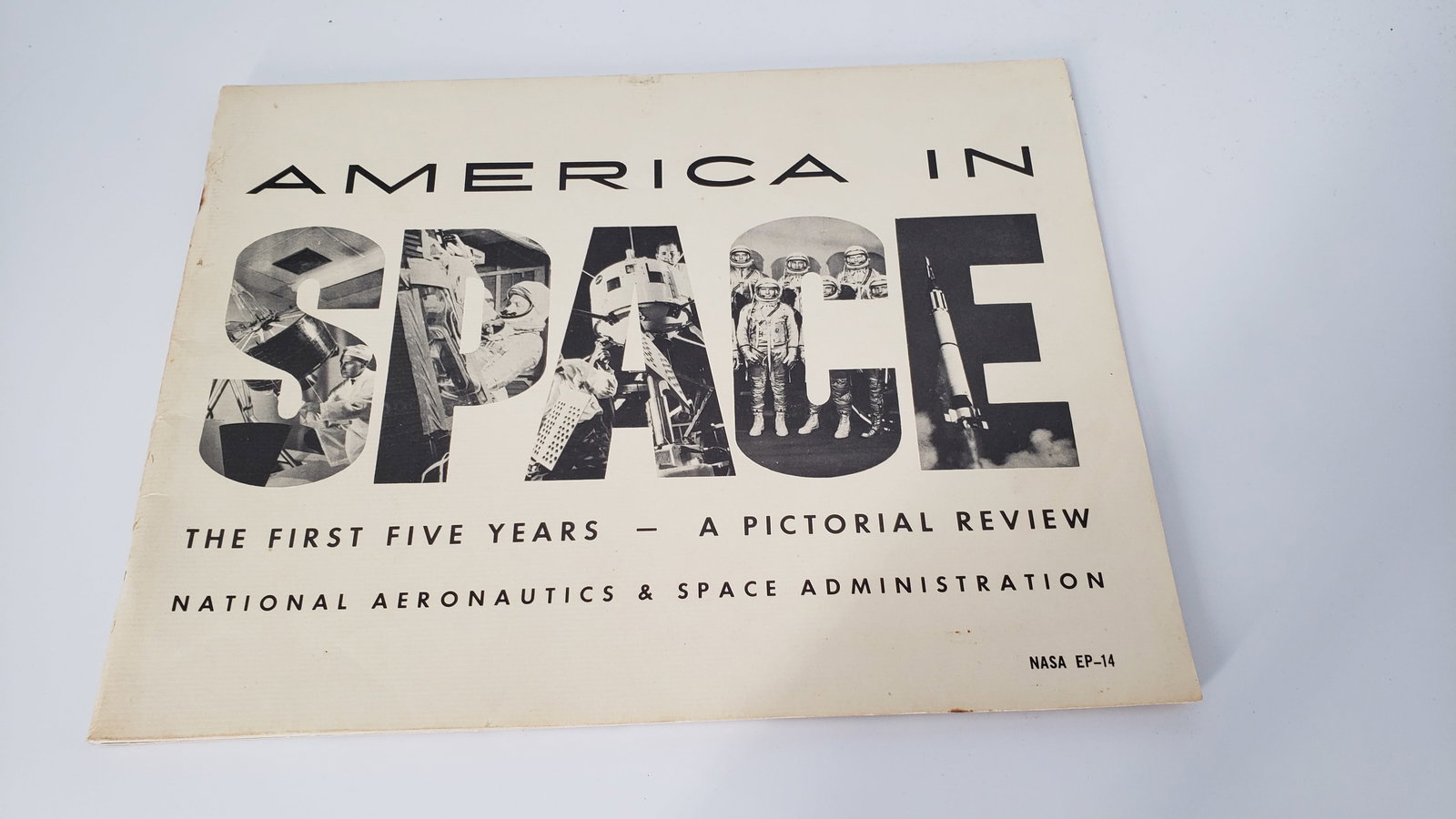   NASA APOLLO AMERICA IN SPACE  THE FIRST FIVE YEARS  A PICTORIAL REVIEW 72 PAGES   (1 of 10)
