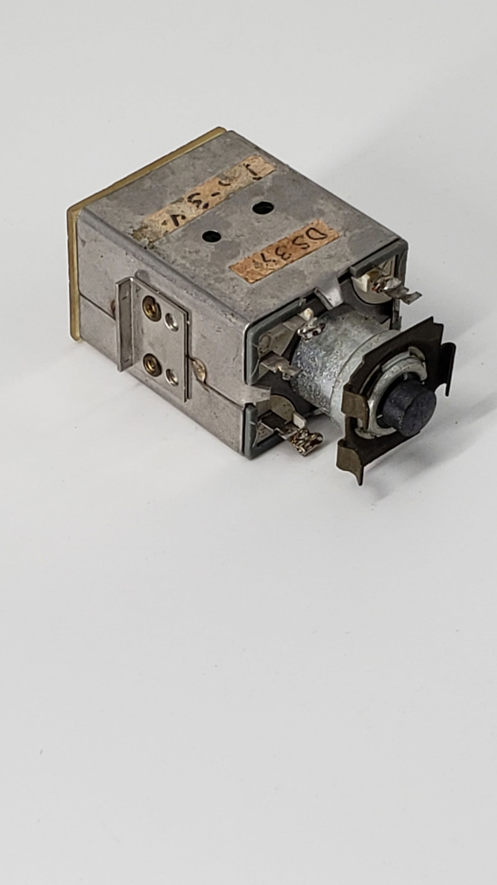 NASA APOLLO FLOWN ANT MICROSWITCH : NASA APOLLO FLOWN ANT MICROSWITCH 1 1/2" X 3/4"