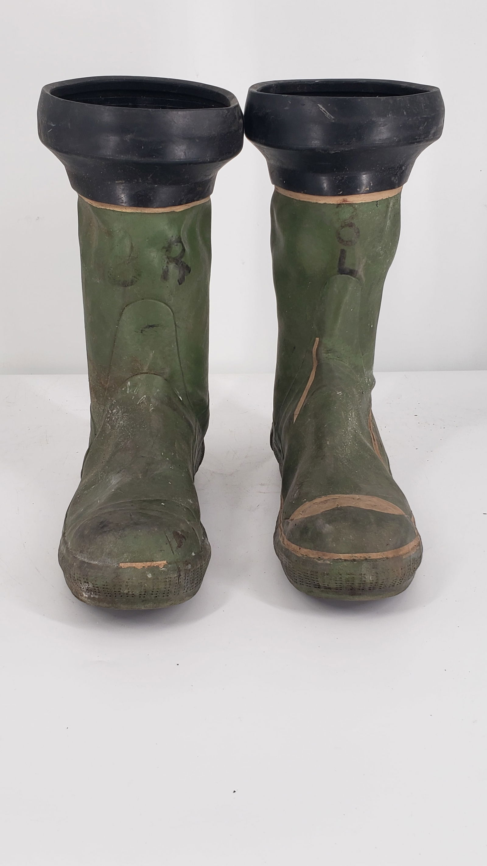  NASA APOLLO  1966 GEMINI APOLLO SCAPE ROCKET FUELING BOOTS,  (1 of 5)