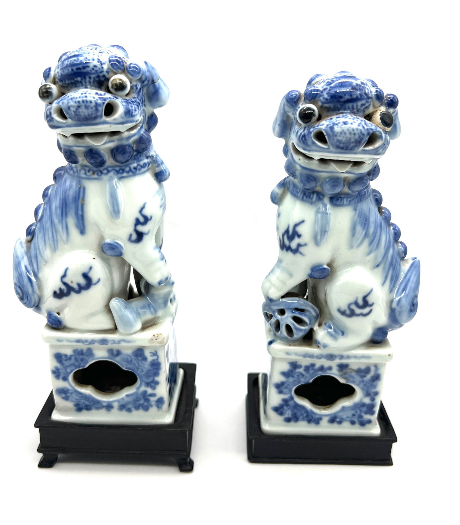 Pair of 19th Century Qing-Style Blue and White Porcelain Foo Dogs (1 of 5)