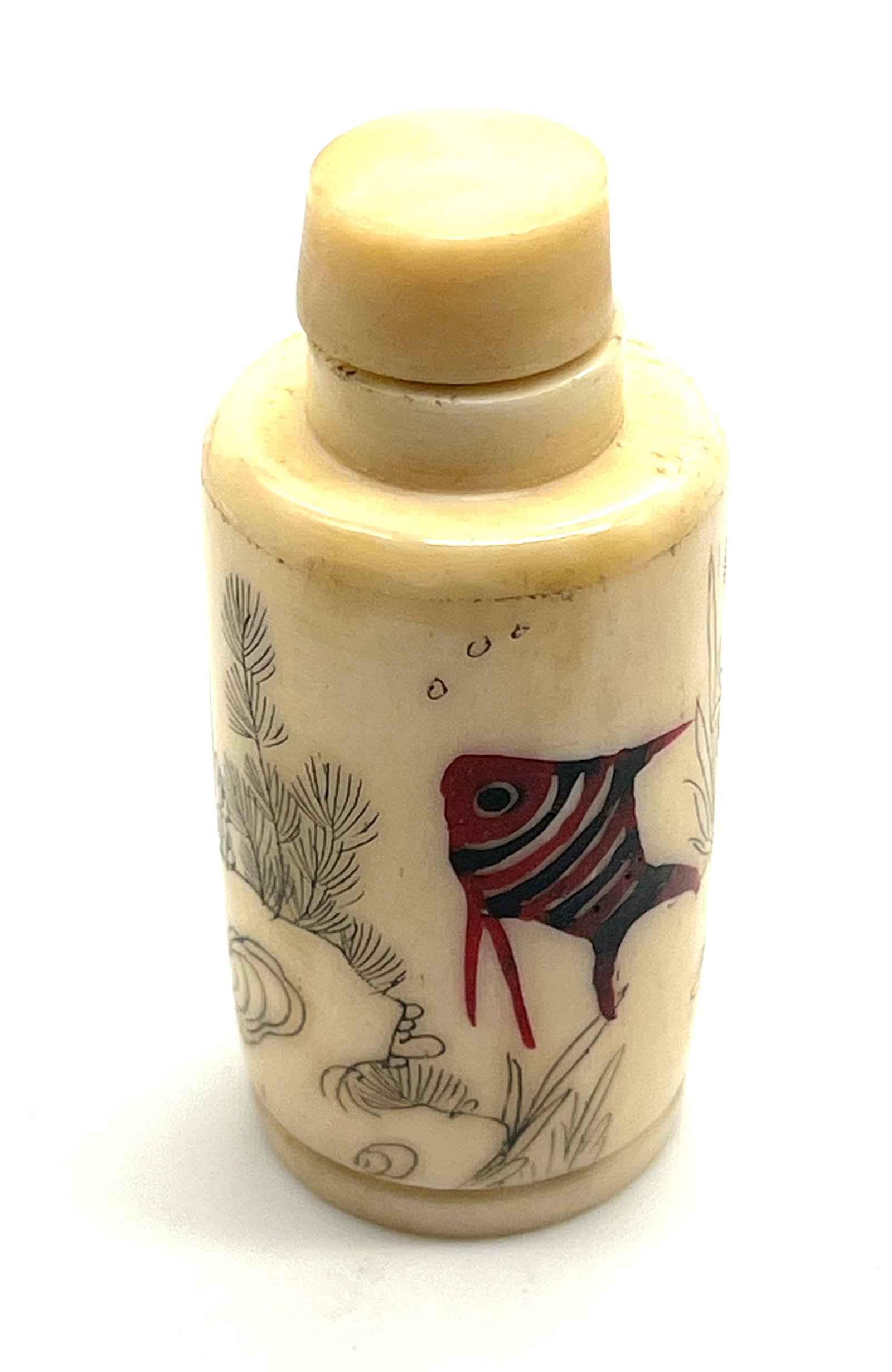 Antique Chinese Snuff Bottle: Beige Bone Antique Chinese Snuff Bottle popular during the Qing Dynasty in China