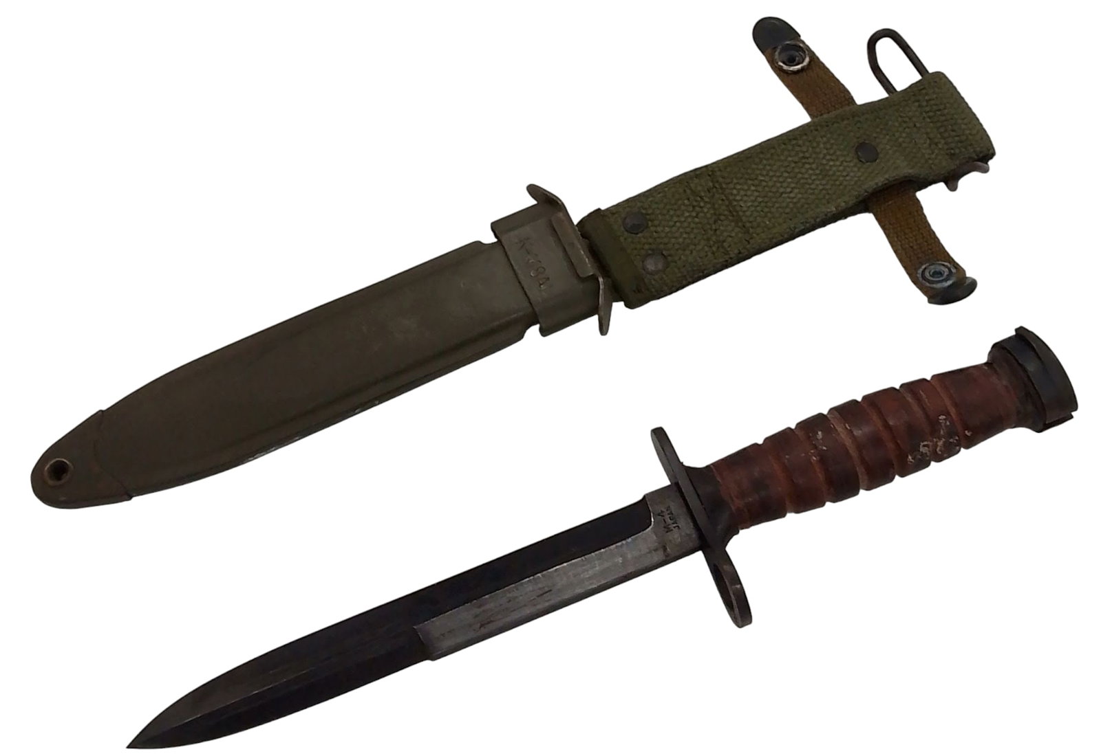 WW2 Era M4 Carbine Bayonet Knife with K-M8A1 Scabbard: WW2 Era M4 Carbine Bayonet Knife with K-M8A1 Scabbard 7in. Blade, 11 3/4 OAL, 13in with Scabbard OAL