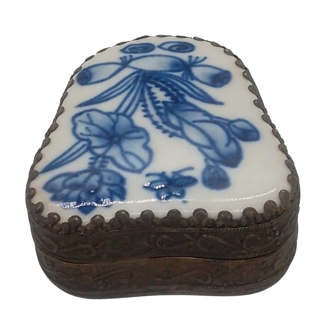 Vintage Oriental Metal Jewelry Box with Blue Flowers Painted Lid (1 of 4)