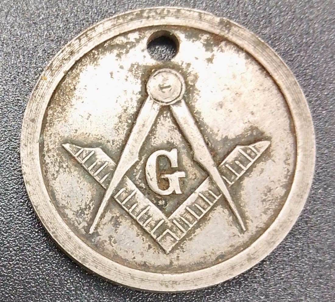 Masonic Coin: Masonic coin inscribed " Brother Trinble Lodge No117 F. & A.M. Camden, N.J. U.S.A." and feauring a hole punch for necklace or Keychain.