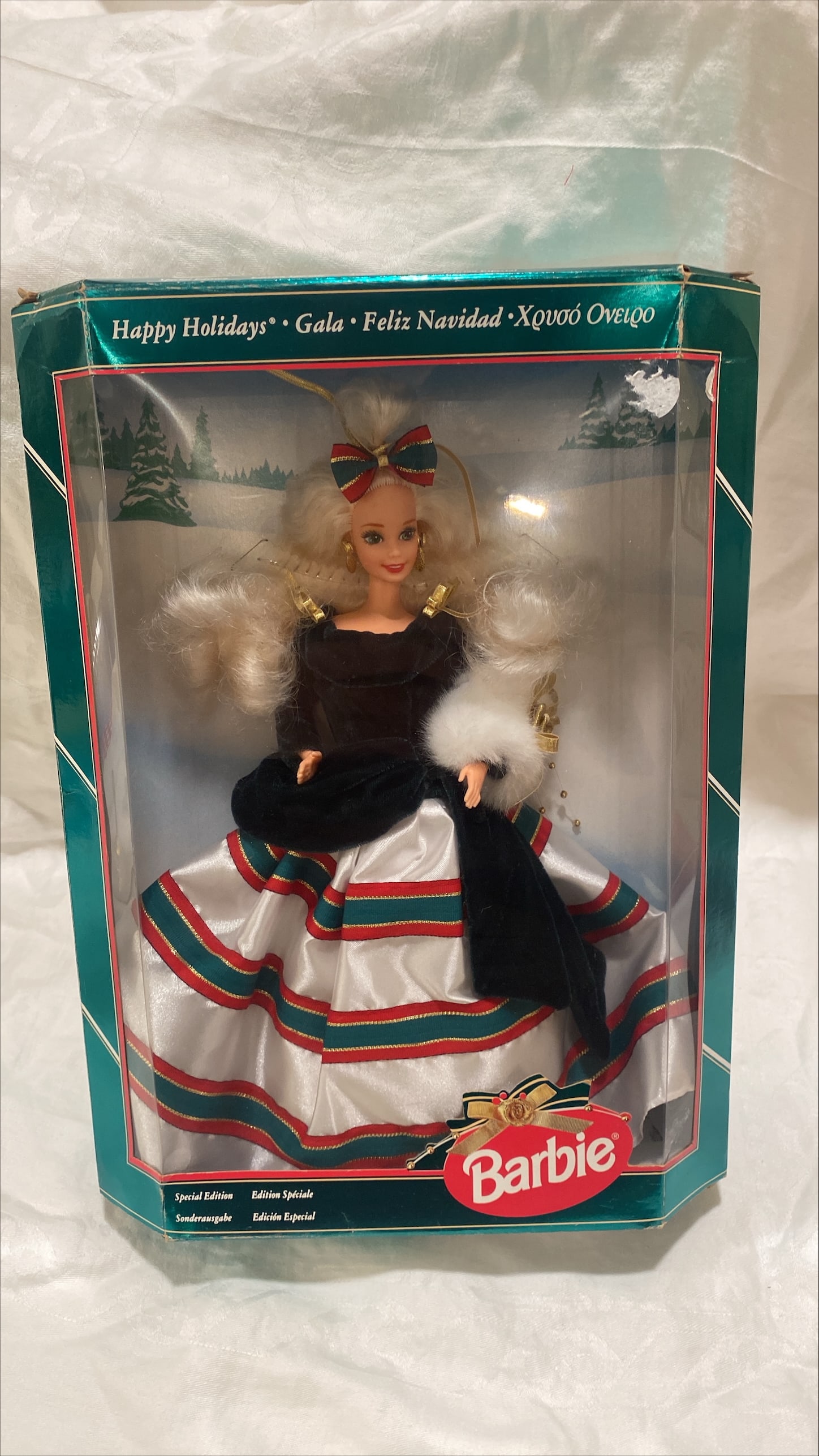 Barbie Doll: Special Edition Barbie "Feliz Navidad" 1994 12"x 14"x 4"