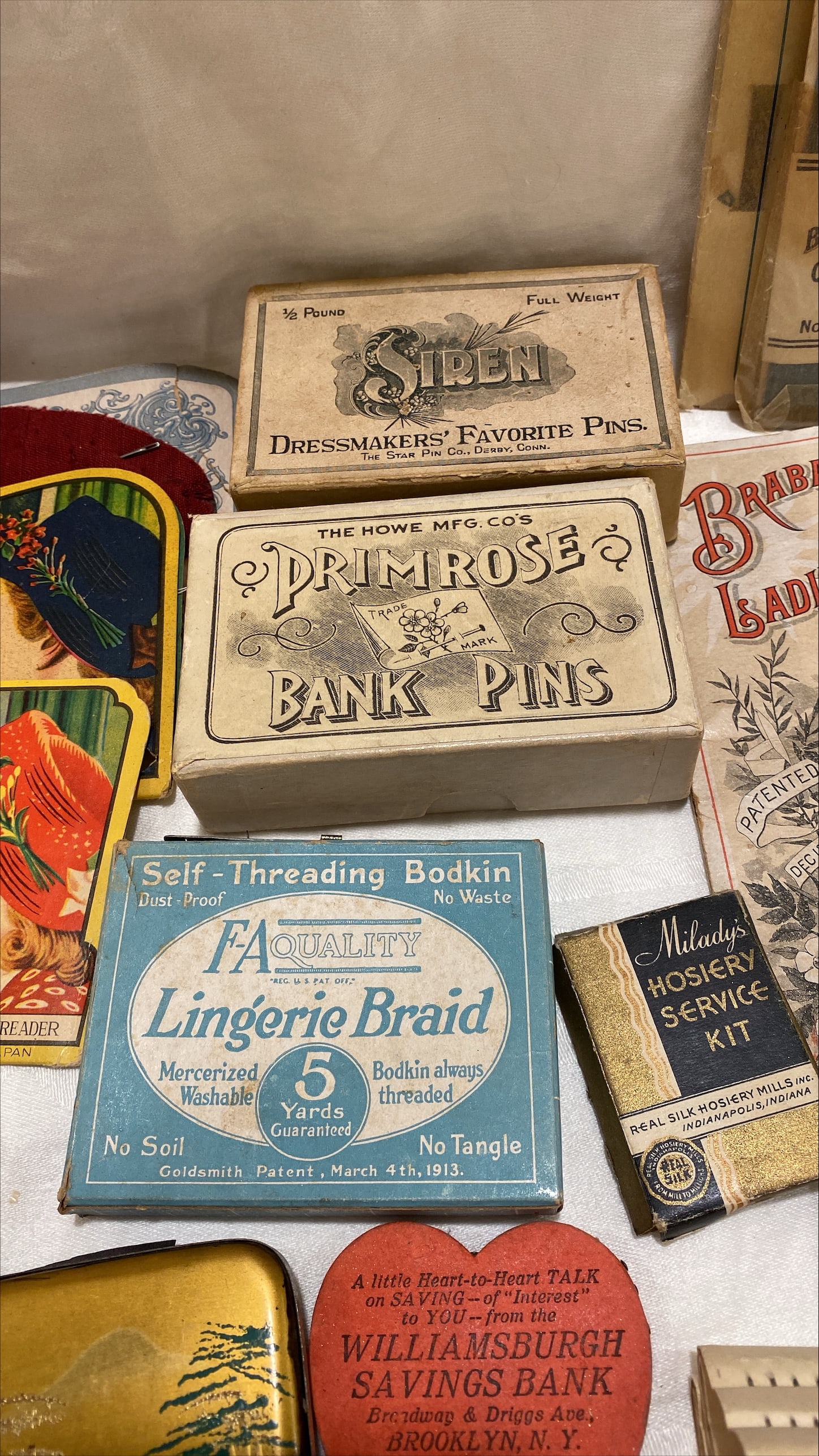 Vintage sewing lot (1 of 4)