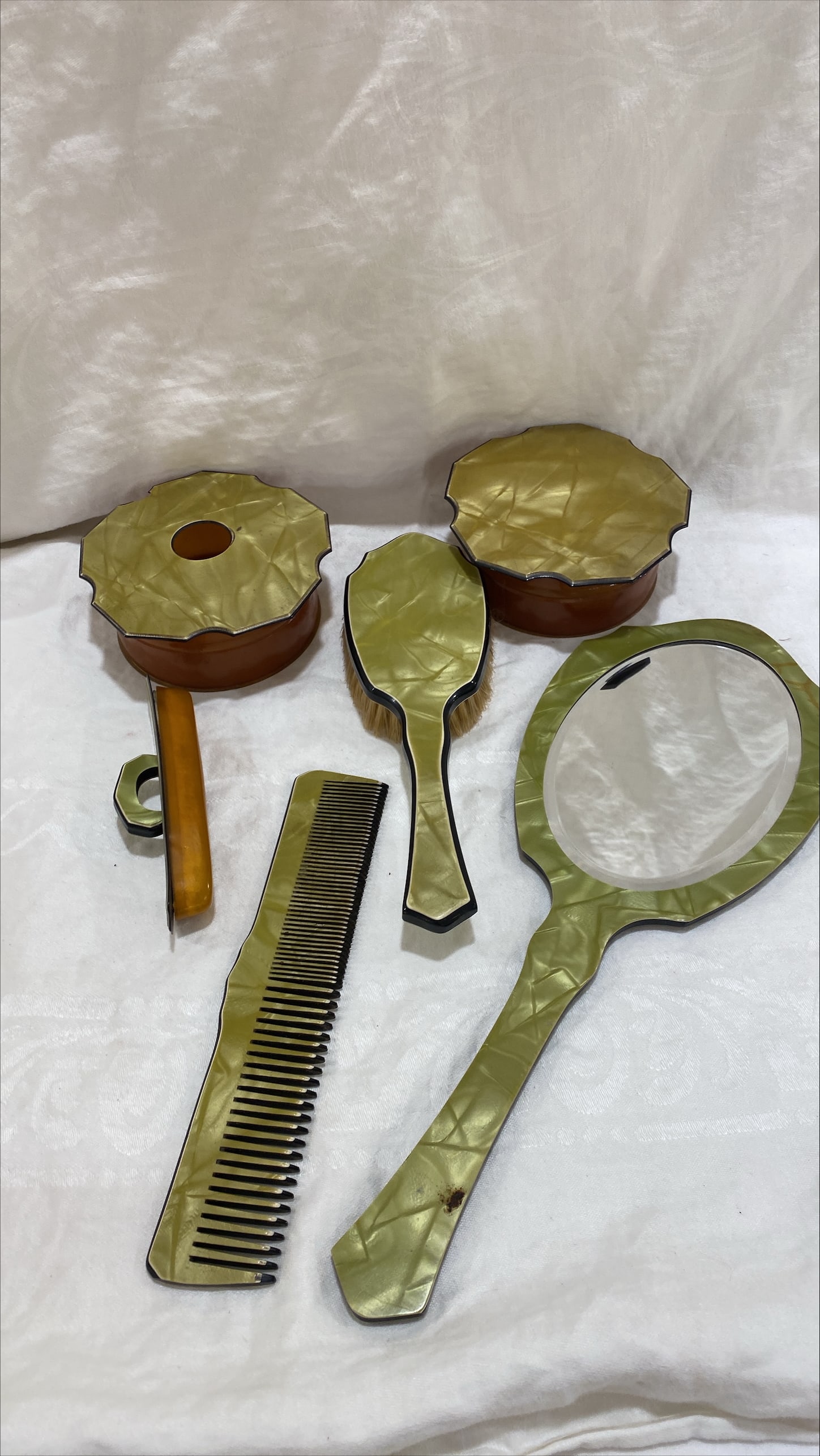 Shaving Kit and Dresser Sets (1 of 4)