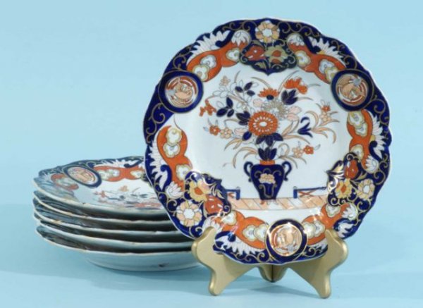 SIX MASON'S PATENT IRONSTONE DECORATIVE PLATES: LOT OF SIX MASON'S PATENT IRONSTONE DECORATIVE CHINA PLATES. TWO HAVE MINOR NICKS. Height: 1 1/2 in. by Width: 9 in. by Depth: 9 in.