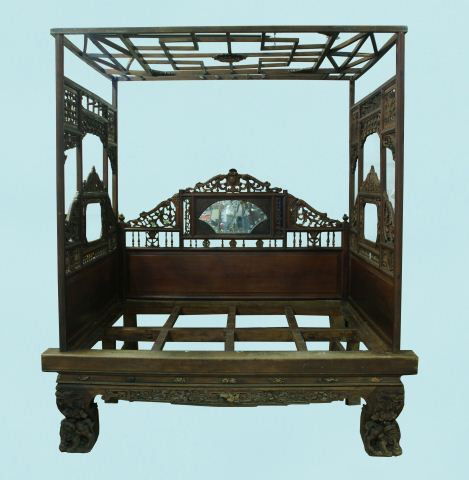 RARE ANTIQUE CHINESE NAN MU CANOPY BED, CIRCA 1860: RARE ANTIQUE CHINESE NAN MU CANOPY BED. CIRCA 1860. DRAGON HEAD CABRIOLE LEGS FINISHING IN TEMPE LION FEET. Height: 93 1/2 in. by Width: 84 in. by Depth: 62 in.