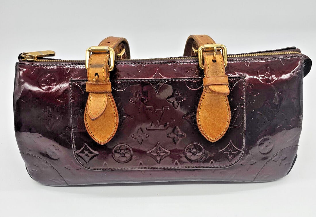 Louis Vuitton Rosewood Avenue Amarante Monogram Vernis Bag Satchel: Louis Vuitton Rosewood Avenue Amarante Monogram Vernis Bag SatchelBrand LOUIS VUITTONProduct Name Rosewood AvenueStyle Shoulder BagSerialDateCode / StampLine Monogram VernisColor AmaranteActual Colors