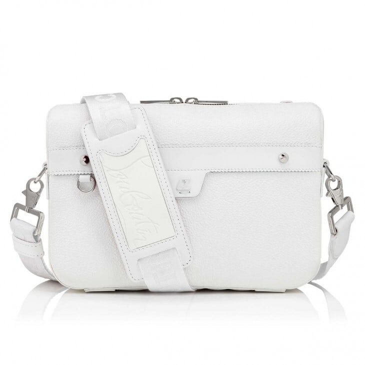 Christian Louboutin Ruisbuddy Messenger bag - Calf leather and rubber - WHITE: Christian Louboutin Ruisbuddy Messenger bag - Calf leather and rubber - WHITEThe practical Ruisbuddy messenger bag has an urban soul. This Bianco white model is crafted in grained calf leather and rub