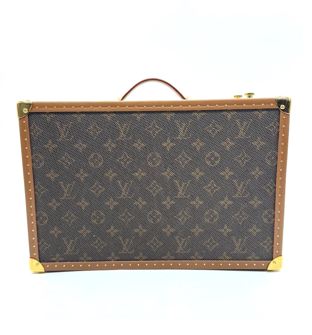 Rare Louis Vuitton Speaker Trunk GM Box Bag Monogram Brown Japan Authentic: The product is a rare Louis Vuitton speaker trunk GM box bag in monogram brown, featuring the iconic LV monogram design on canvas and leather materials. This authentic luxury item is part of the Louis