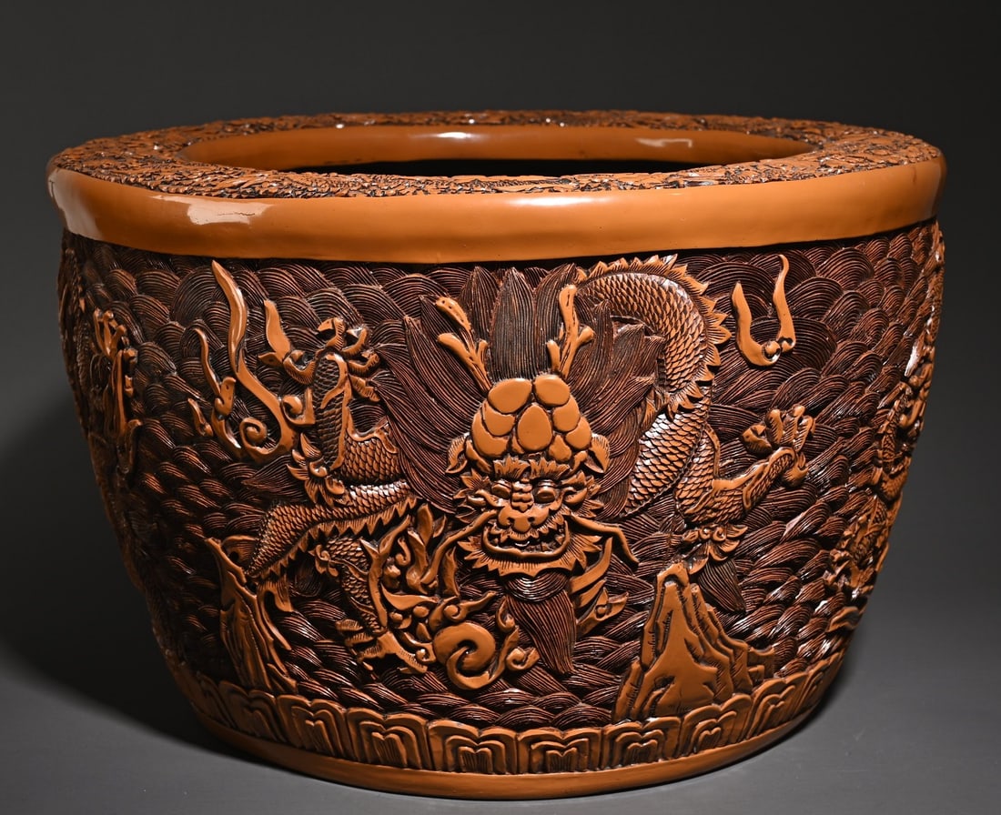 An old Tibetan lacquerware yellow dragon pattern jar ornament (1 of 12)
