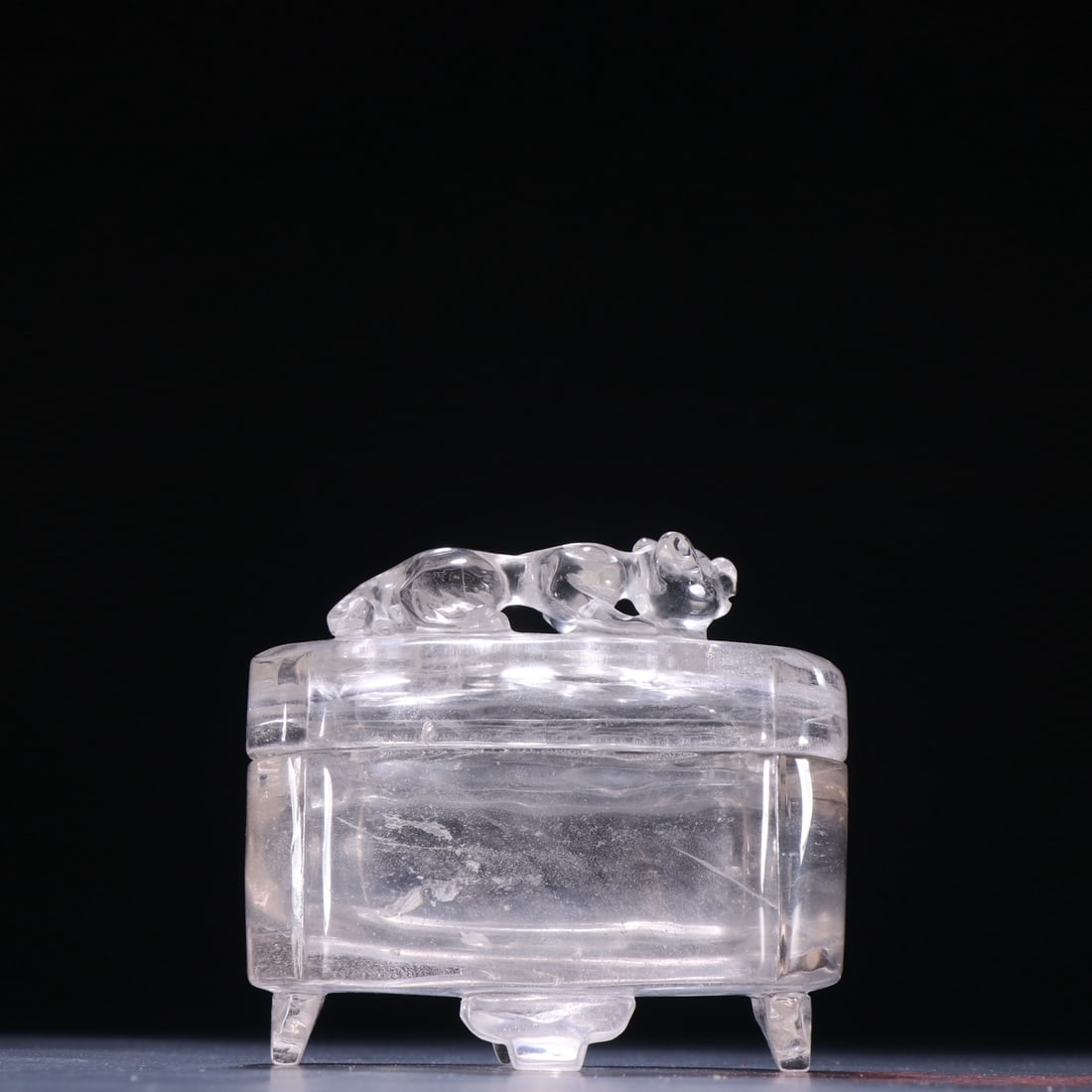 A piece of Republic of China crystal carved dragon twisted lid box (1 of 9)
