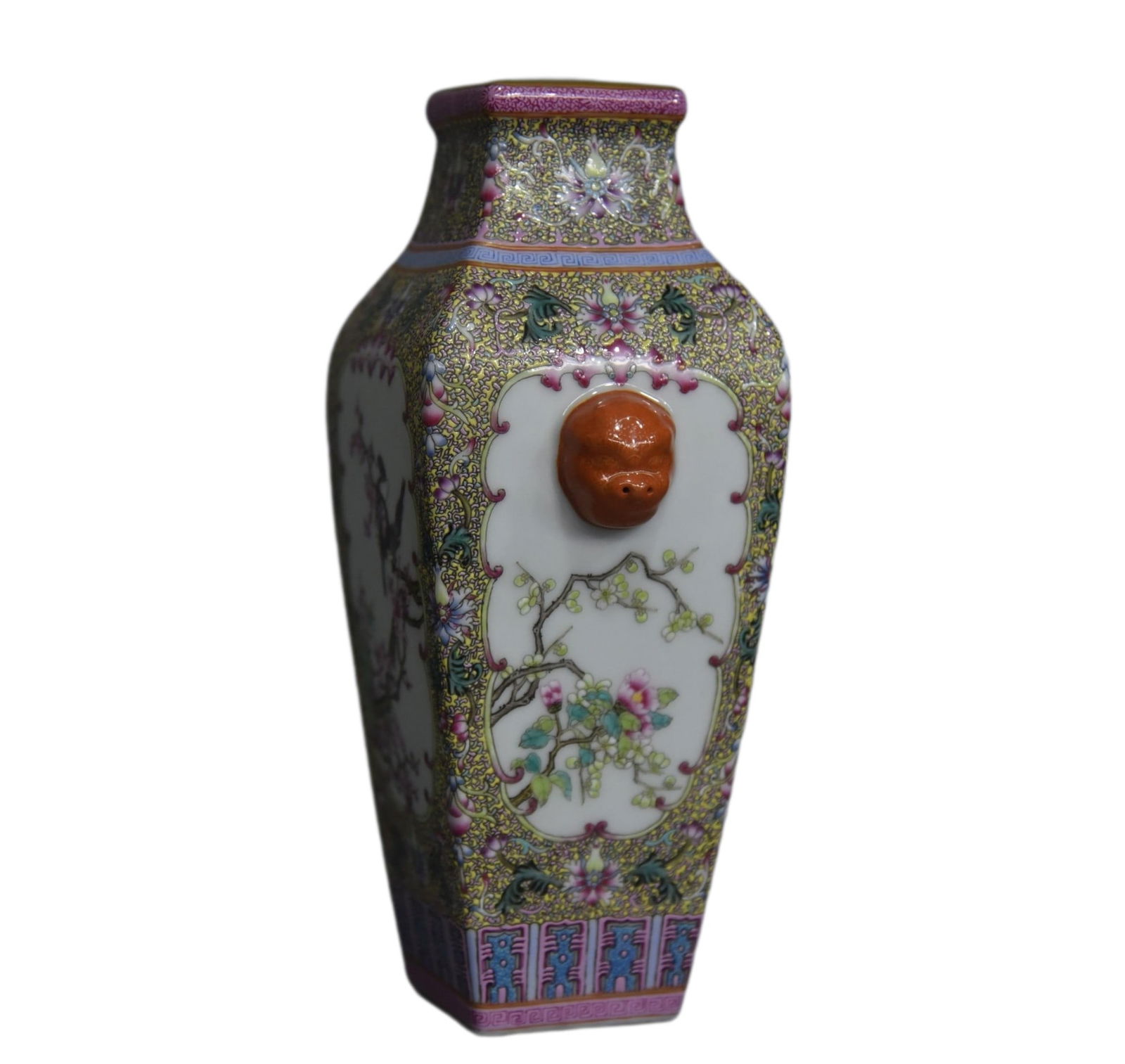 A piece of Gu Yuexuan's windowed enamel flowers and birds amphora square bottle: Gu Yuexuan's windowed enamel flowers and birds amphora square bottle Size:H:26cm W:10cm (The Dimensions Of All Batches Are Manually Measured.If You Need More Detailed Information, Please Contact Our C