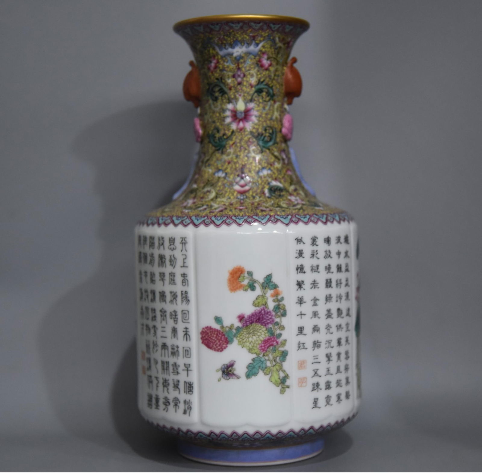 A piece of Gu Yuexuan's panoramic enamel color multi-faceted inscription poem amphora: Gu Yuexuan's panoramic enamel color multi-faceted inscription poem amphora Size:H:25cm D:19cm (The Dimensions Of All Batches Are Manually Measured.If You Need More Detailed Information, Please Contact