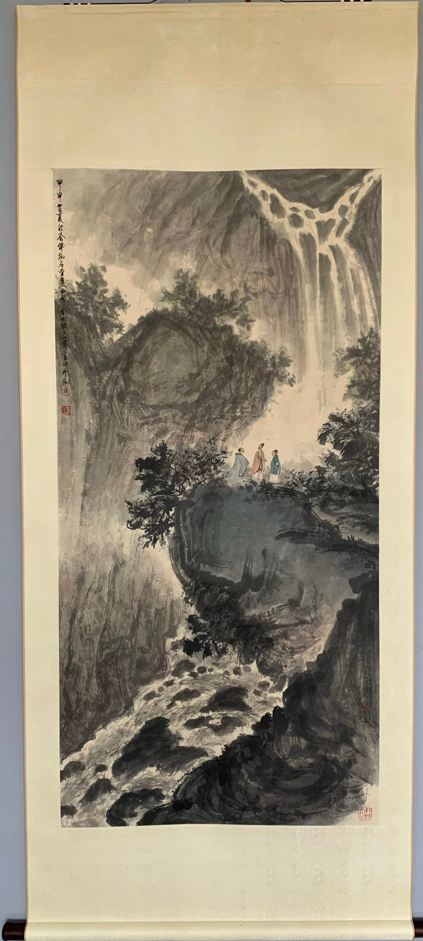 A fine landscape painting scroll of Fu Baoshi: Fu Baoshi's fine landscape painting axis Painting core Size:136x68cm (The Dimensions Of All Batches Are Manually Measured.If You Need More Detailed Information, Please Contact Our Customer Service Bef