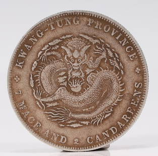 A silver coin: A silver coin Diameter 3.9cm weight 26.7g (The Dimensions Of All Batches Are Manually Measured.If You Need More Detailed Information, Please Contact Our Customer Service Before Bidding.)