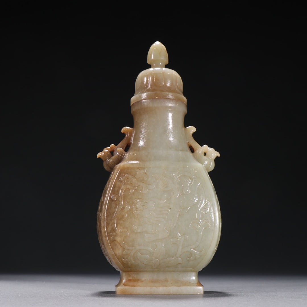 A piece of ancient Hetian jade carving Rui beast pattern appreciation bottle (1 of 9)