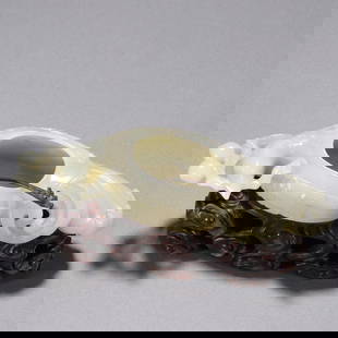 A piece of Hetian jade seed material phoenix bird water bowl from the Qing Dynasty: Qing Dynasty Hetian jade seed material phoenix bird water bowl Size:H:3.85cm L:18cm W:263g (The Dimensions Of All Batches Are Manually Measured.If You Need More Detailed Information, Please Contact Ou