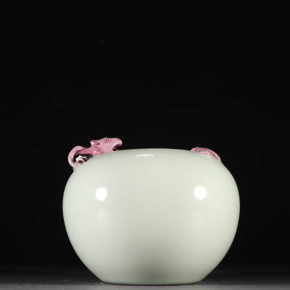 One piece of bean green glaze dragon pen wash (1 of 9)