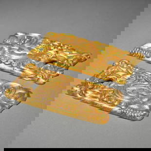 A sterling silver gilt buckle from the Western Han Dynasty: Sterling silver gilt buckle of the Western Han Dynasty Size: T:0.7cm W:11.4x5.9cm W:345g (The Dimensions Of All Batches Are Manually Measured.If You Need More Detailed Information, Please Contact Our
