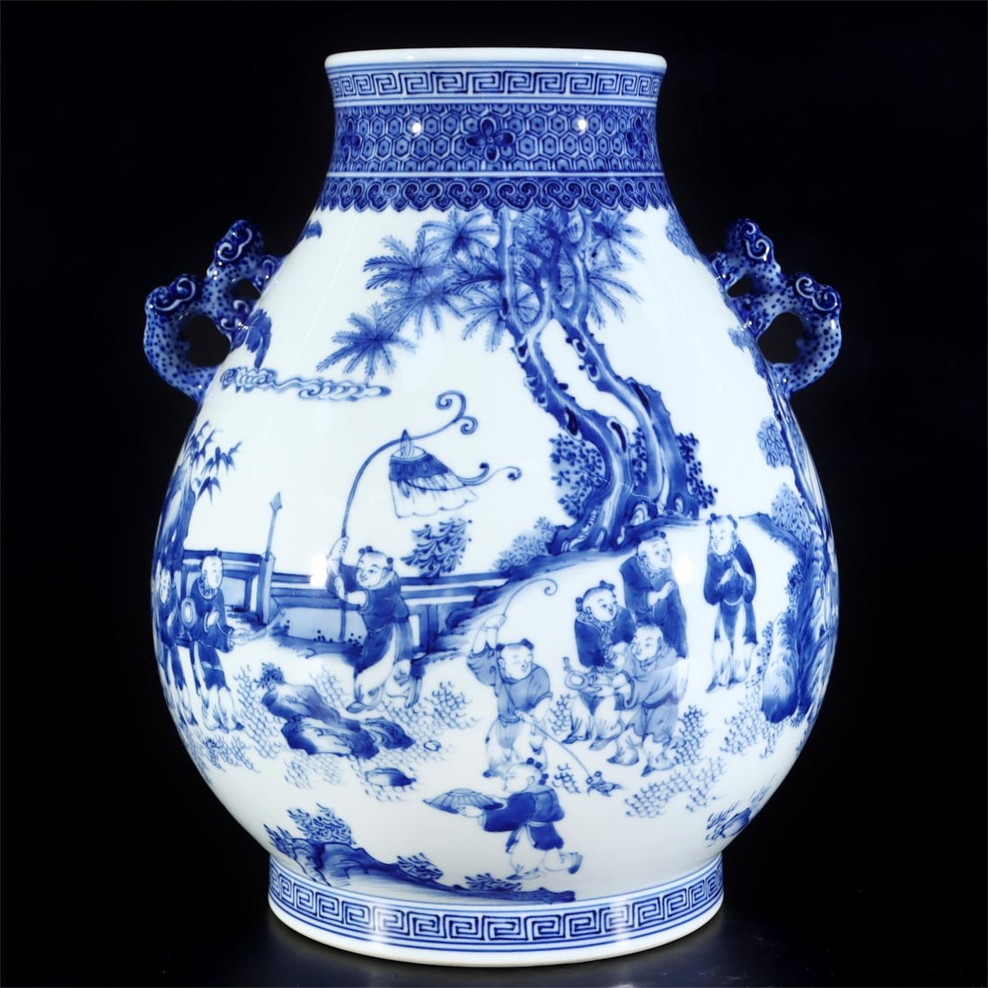 A Qing Dynasty Qianlong year of the infant play picture of the amphora blessing bucket: Qing Dynasty Qianlong year of the infant play picture of the two-eared blessing bucket Zun Size: H:34cm Belly D:26cm (The Dimensions Of All Batches Are Manually Measured.If You Need More Detailed Info