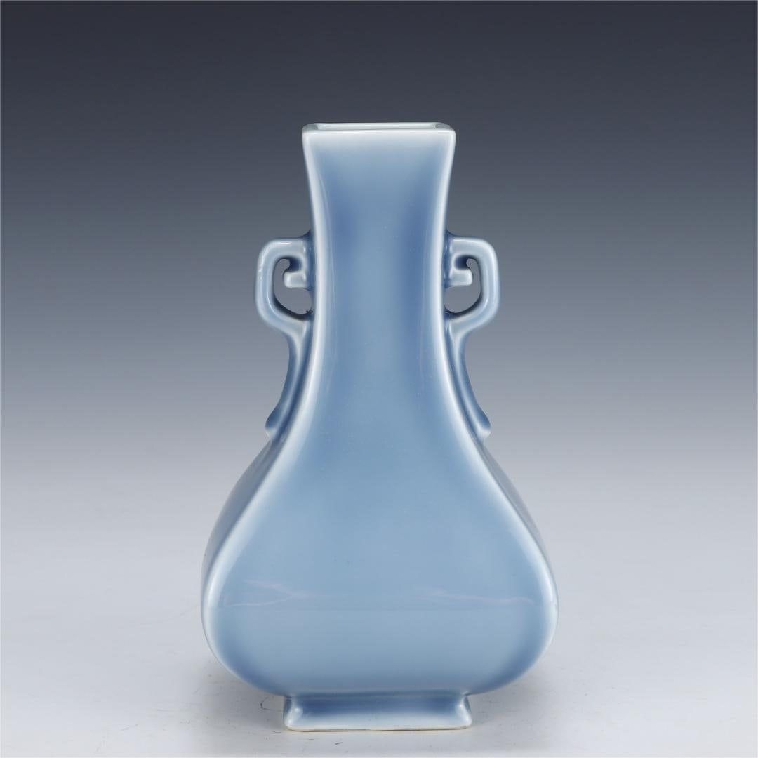 A celestial glazed quadrangular amphora made in the Qianlong year of the Qing Dynasty: Qing Dynasty Qianlong year made azure glaze square amphora Size: H:18.8cm Belly D:11cm (The Dimensions Of All Batches Are Manually Measured.If You Need More Detailed Information, Please Contact Our Cu