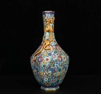 An old collection: Qianlong year cloisonné "flowers do not land" dragon appreciation bottle: Old Collection: Qianlong Year Cloisonné "Hundred Flowers Do Not Land" Dragon Appreciation Bottle H: 26.5cm Mouth D: 4cm Bottom 6cm W: 1124g (The Dimensions Of All Batches Are Manually Measured.If You