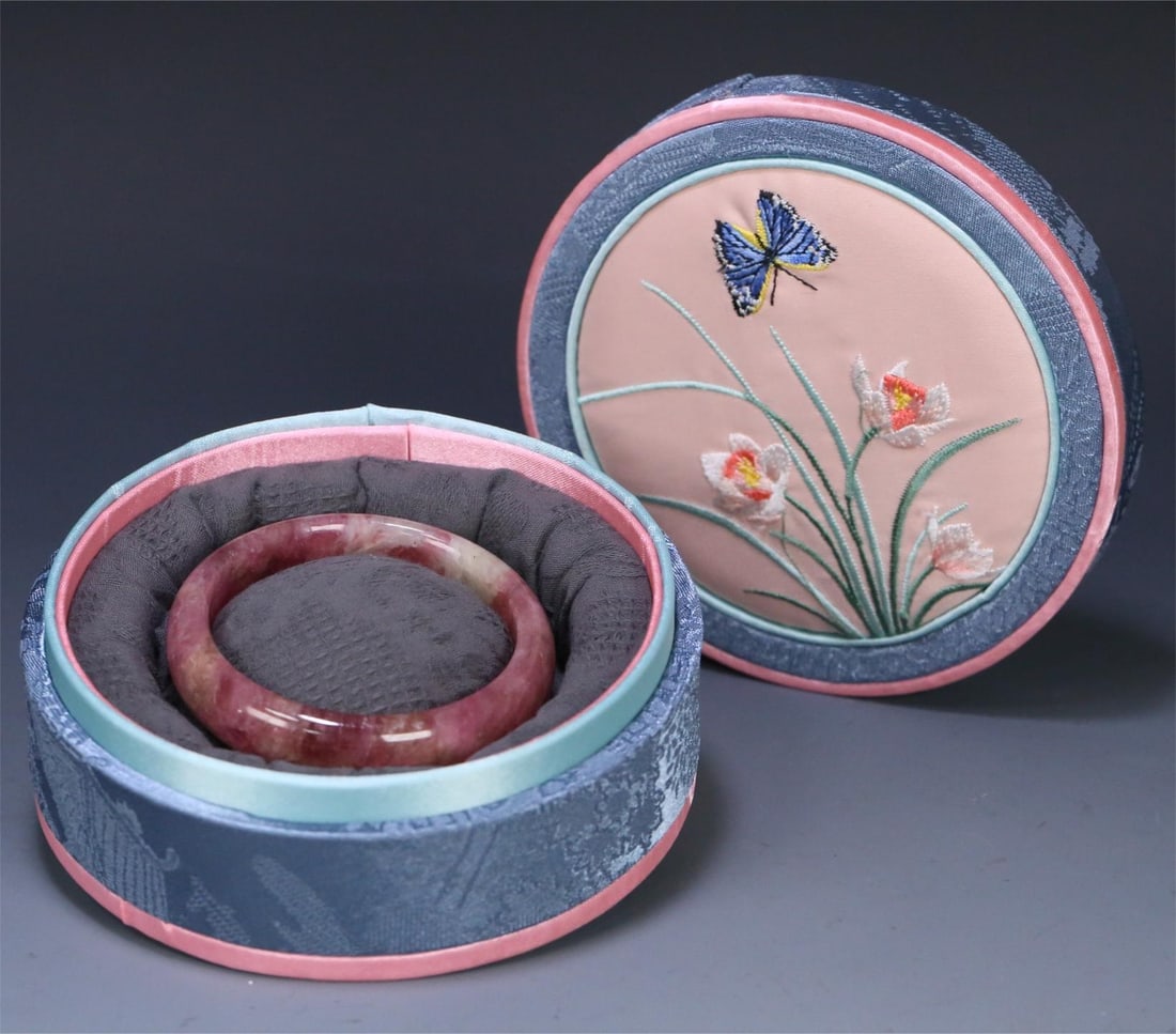 A beautiful pink tourmaline bracelet (1 of 9)