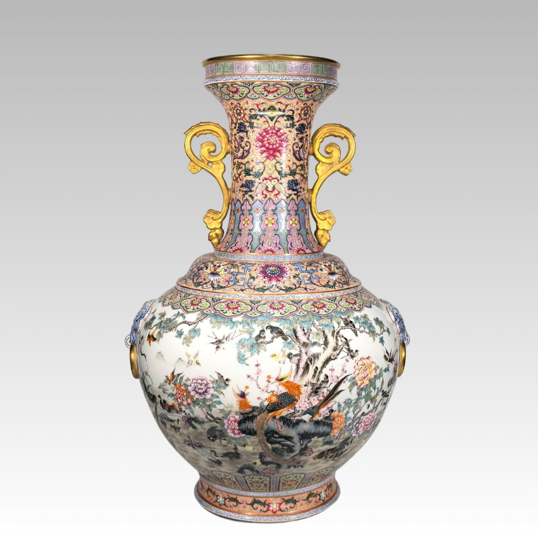 A Qing Dynasty Qianlong year enamel anchovy hundred birds and phoenix amphora: Qing Dynasty Qianlong year enamel colored anchovy hundred birds to the phoenix amphora SIZE: H:68cm Mouth D:20cm Belly D:40cm Foot D:22cm (The Dimensions Of All Batches Are Manually Measured.If You Ne
