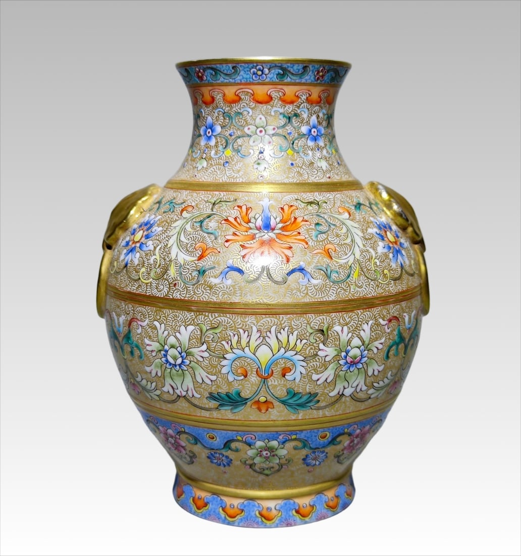 A Qianlong era enamel colored anchovy flower pattern amphora dazzling olive bottle: Qianlong era enamel colorful anchovy gold-painted floral pattern amphora dazzling olive vase SIZE: H:18.3cm W:14.5cm (The Dimensions Of All Batches Are Manually Measured.If You Need More Detailed Info