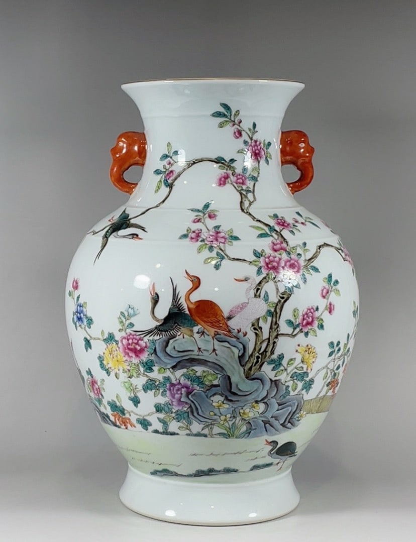 A pastel wild goose amphora made in the Qianlong period of the Qing Dynasty: The pastel goose picture amphora made in the Qianlong period of the Qing Dynasty SIZE: H:29.6cm (The Dimensions Of All Batches Are Manually Measured.If You Need More Detailed Information, Please Conta