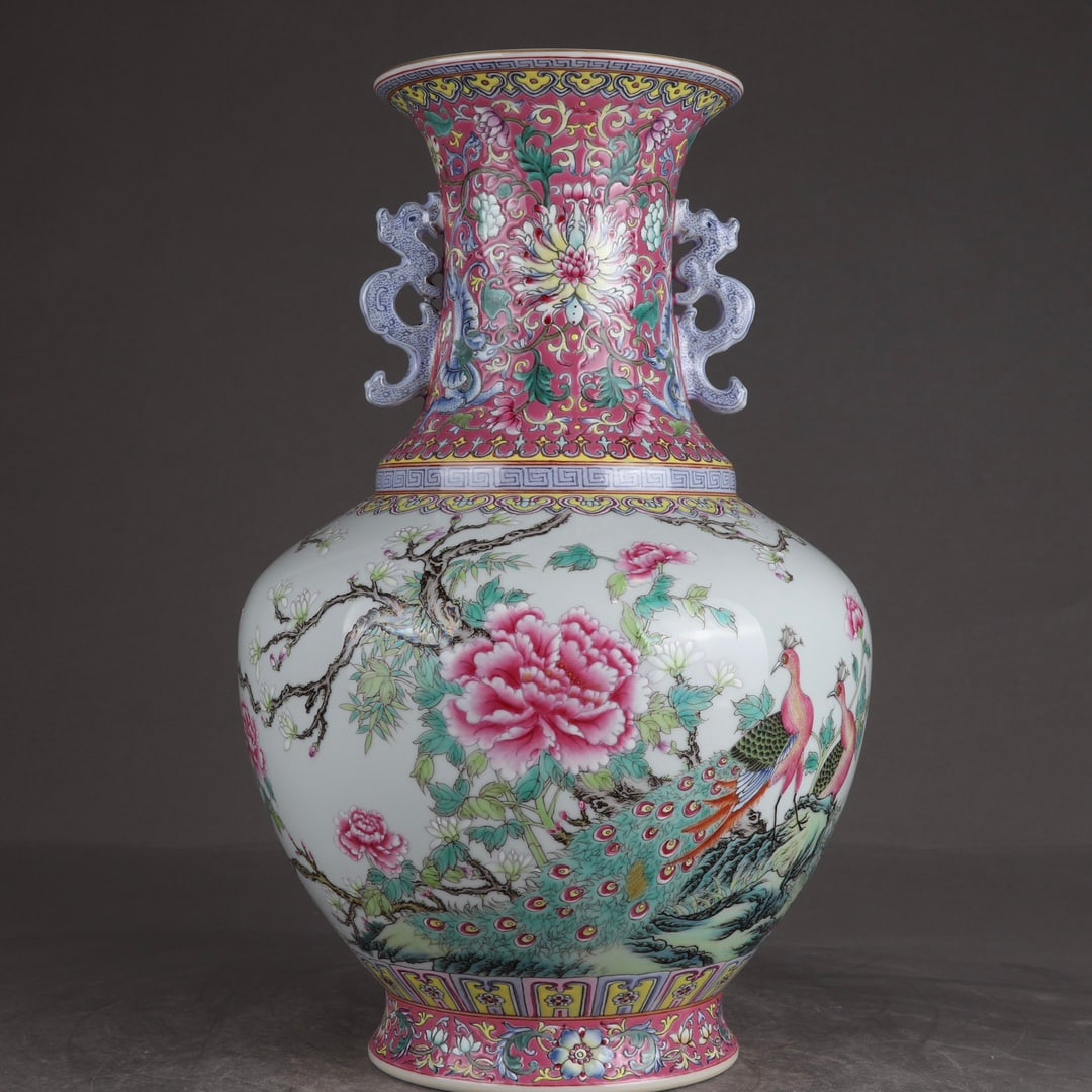 An enamel colorful phoenix made in the Qianlong era of the Qing Dynasty wears peony glory and wealth: The enamel colorful phoenix made in the Qianlong period of the Qing Dynasty wears peony glory and wealth amphora SIZE: H:32.8cm Belly D:21.5cm (The Dimensions Of All Batches Are Manually Measured.If Y